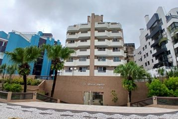 Apartamento com 03dormitórios de frente para o mar em Caiobá.