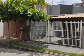 casa com  02 dormitórios